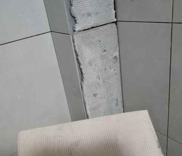勐海瓷砖空鼓维修公司分享下厨房瓷砖脱落的补救措施。